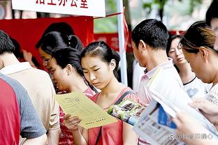 体坛：海港强挖澳超布里斯班狮吼主帅罗斯 将出任海港助教